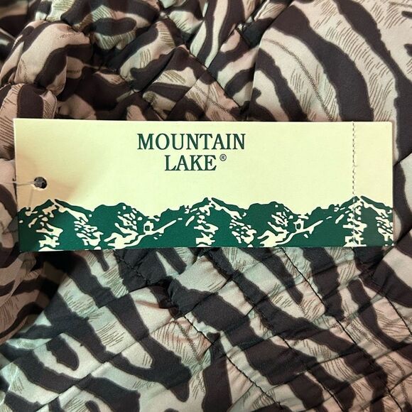 Mountain Lake Puffer Vest, NWT - Picture 3 of 5